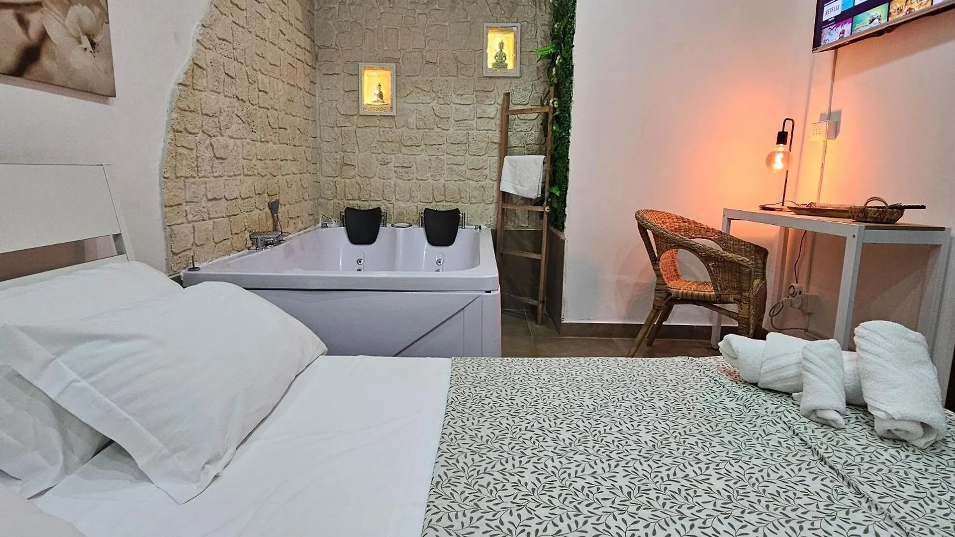 B&B Napoli Centrale Room&Jacuzzi 2*, Neapol