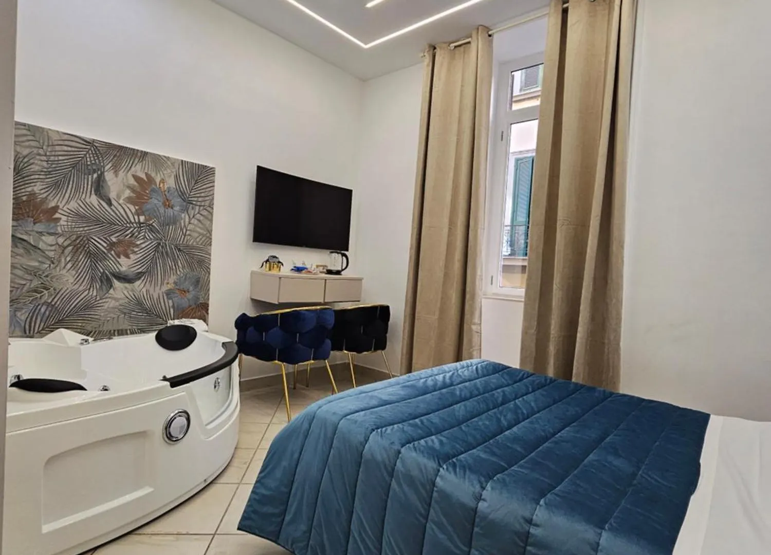 B&B Napoli Centrale Room&Jacuzzi 2*, Neapol