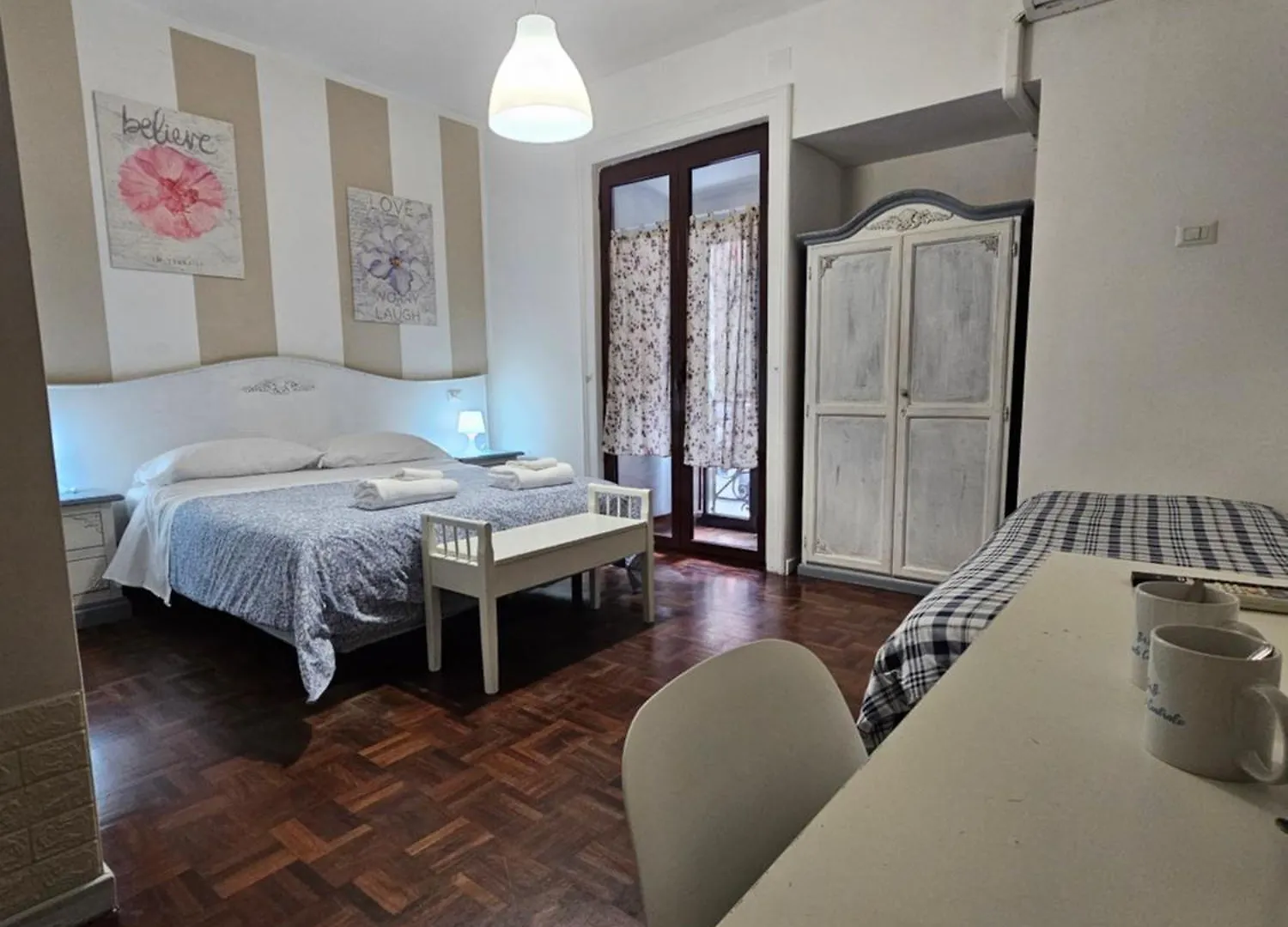 B&B Napoli Centrale Room&Jacuzzi Pensjonat