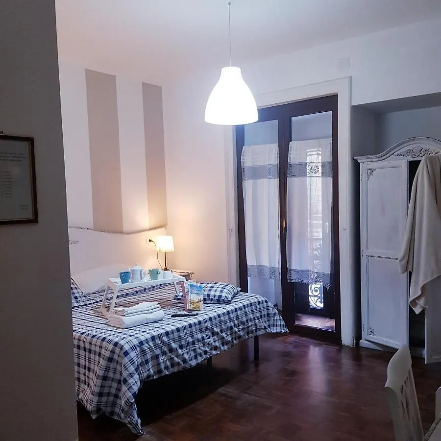 B&B Napoli Centrale Room&Jacuzzi Guest house Naples