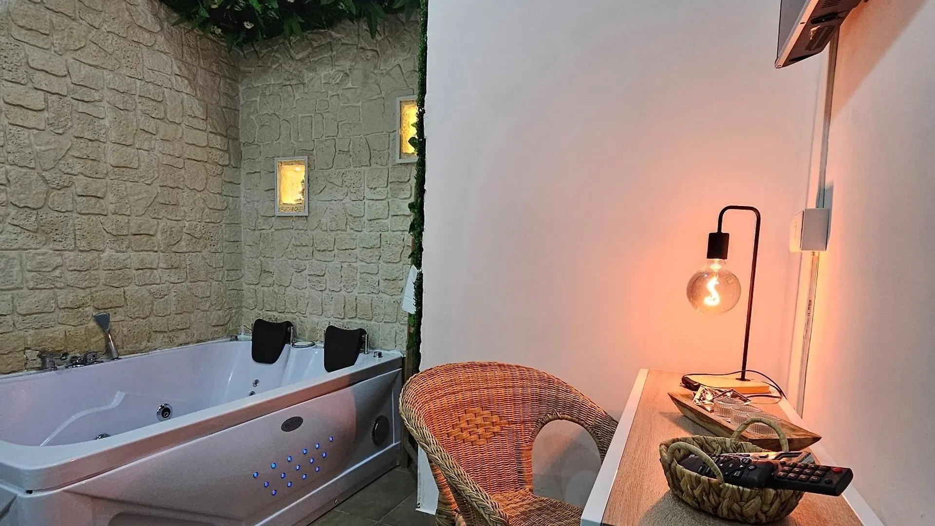 B&B Napoli Centrale Room&Jacuzzi Pensión
