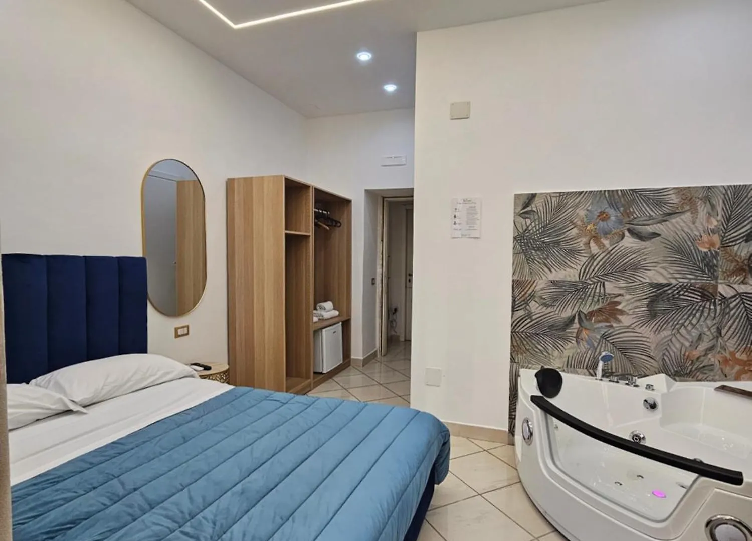 B&B Napoli Centrale Room&Jacuzzi