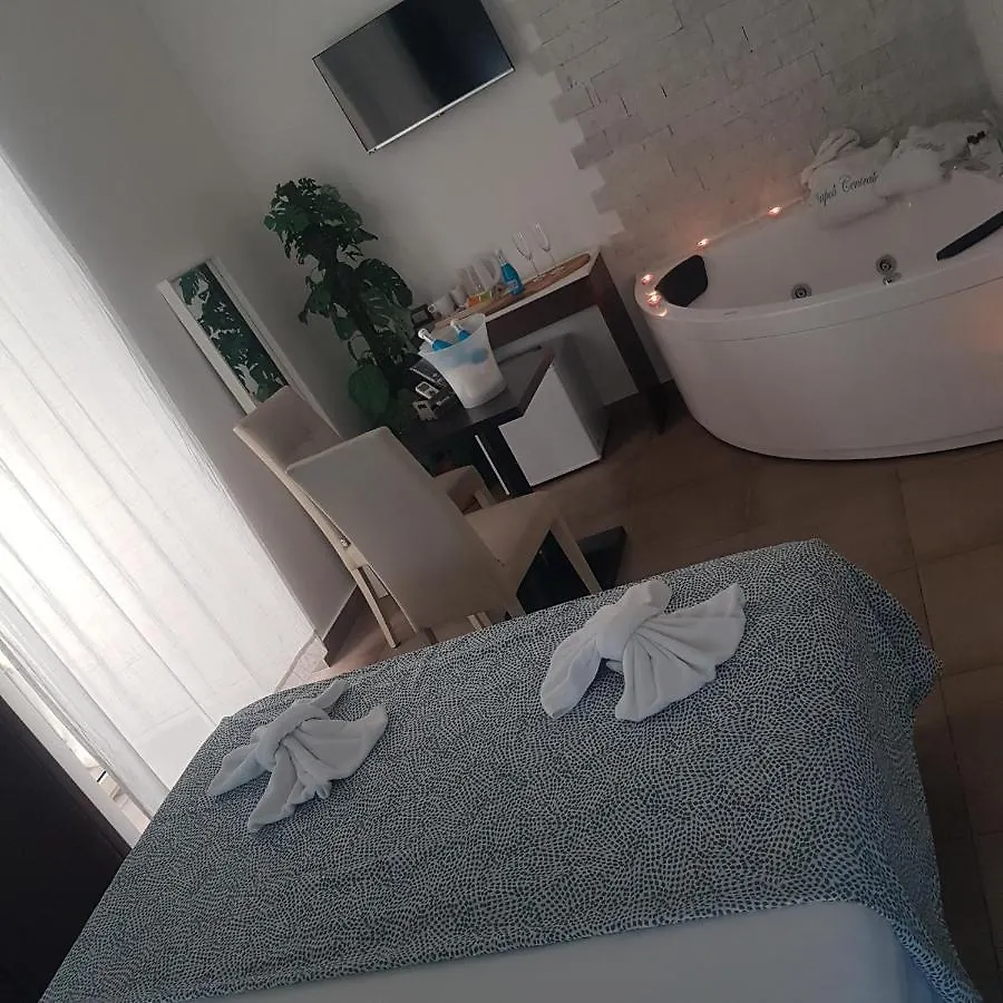 B&B Napoli Centrale Room&Jacuzzi 2*, Nápoly Olaszország