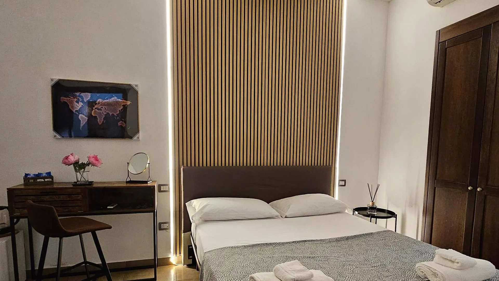 B&B Napoli Centrale Room&Jacuzzi Nápoly