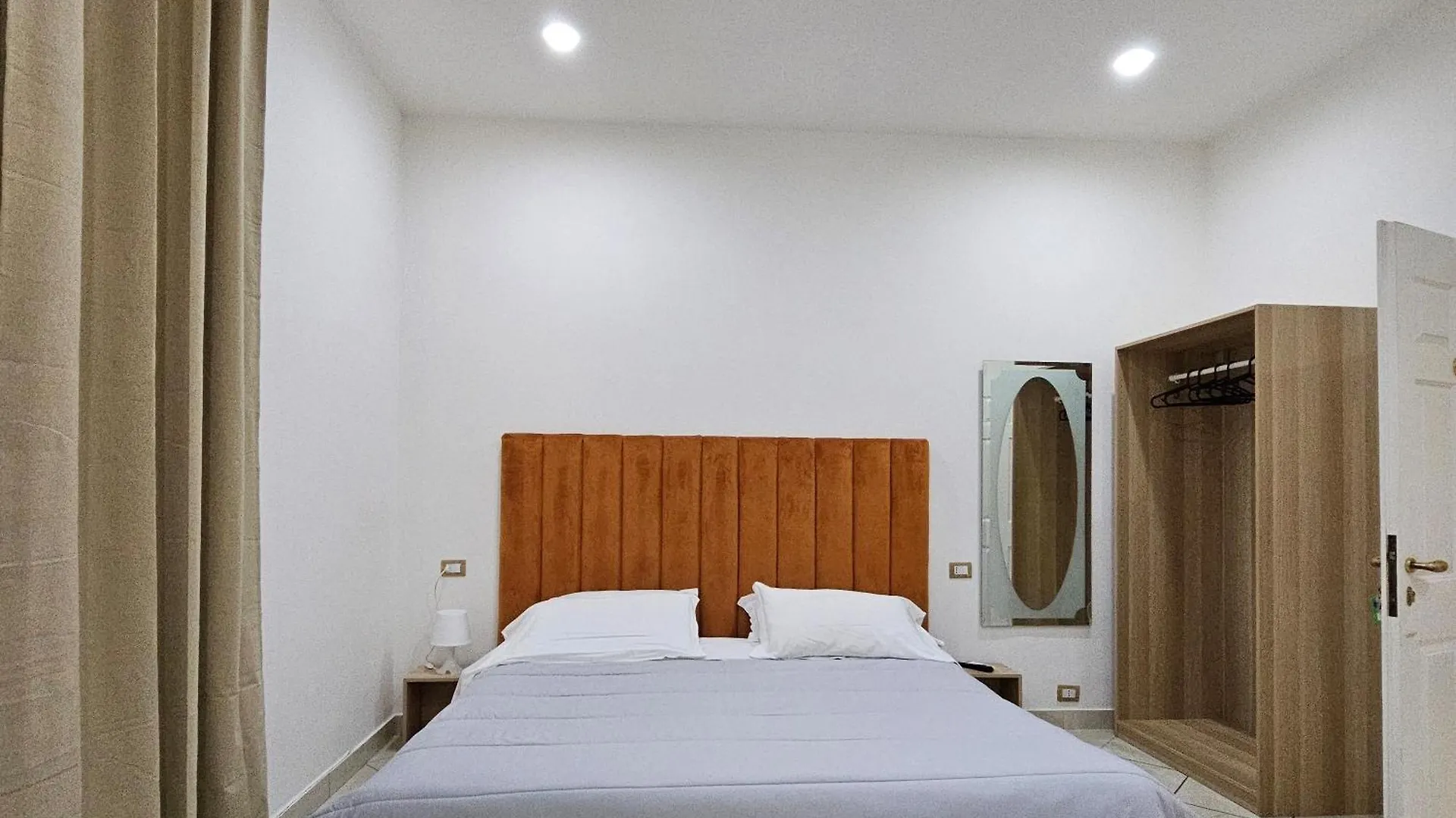B&B Napoli Centrale Room&Jacuzzi
