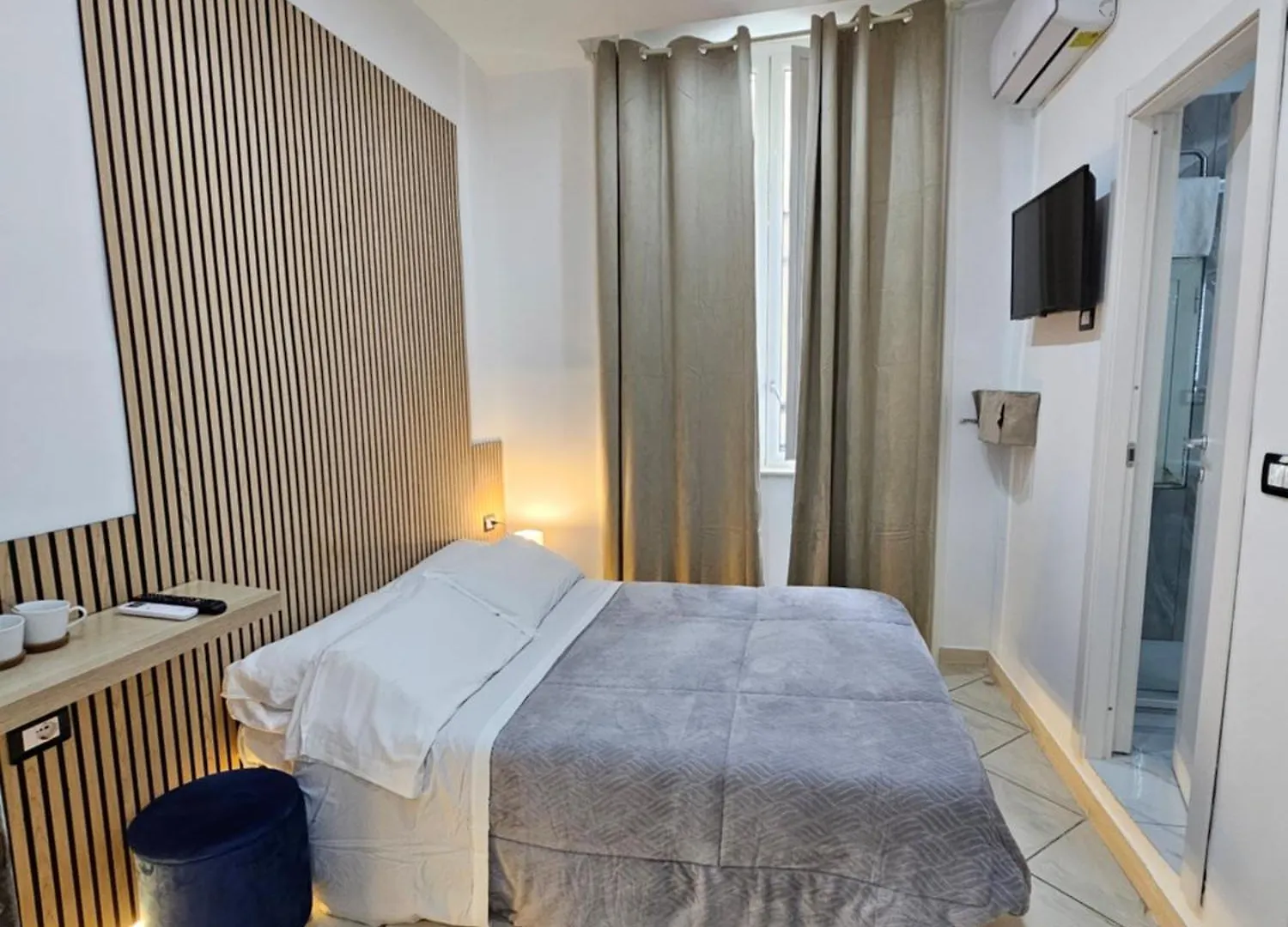 B&B Napoli Centrale Room&Jacuzzi 2*, Nápoly Olaszország